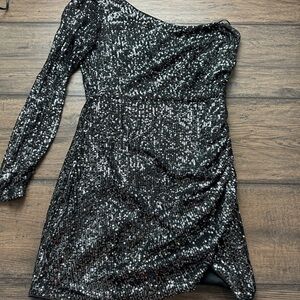 Elegant Black Sequin One-Shoulder Dress